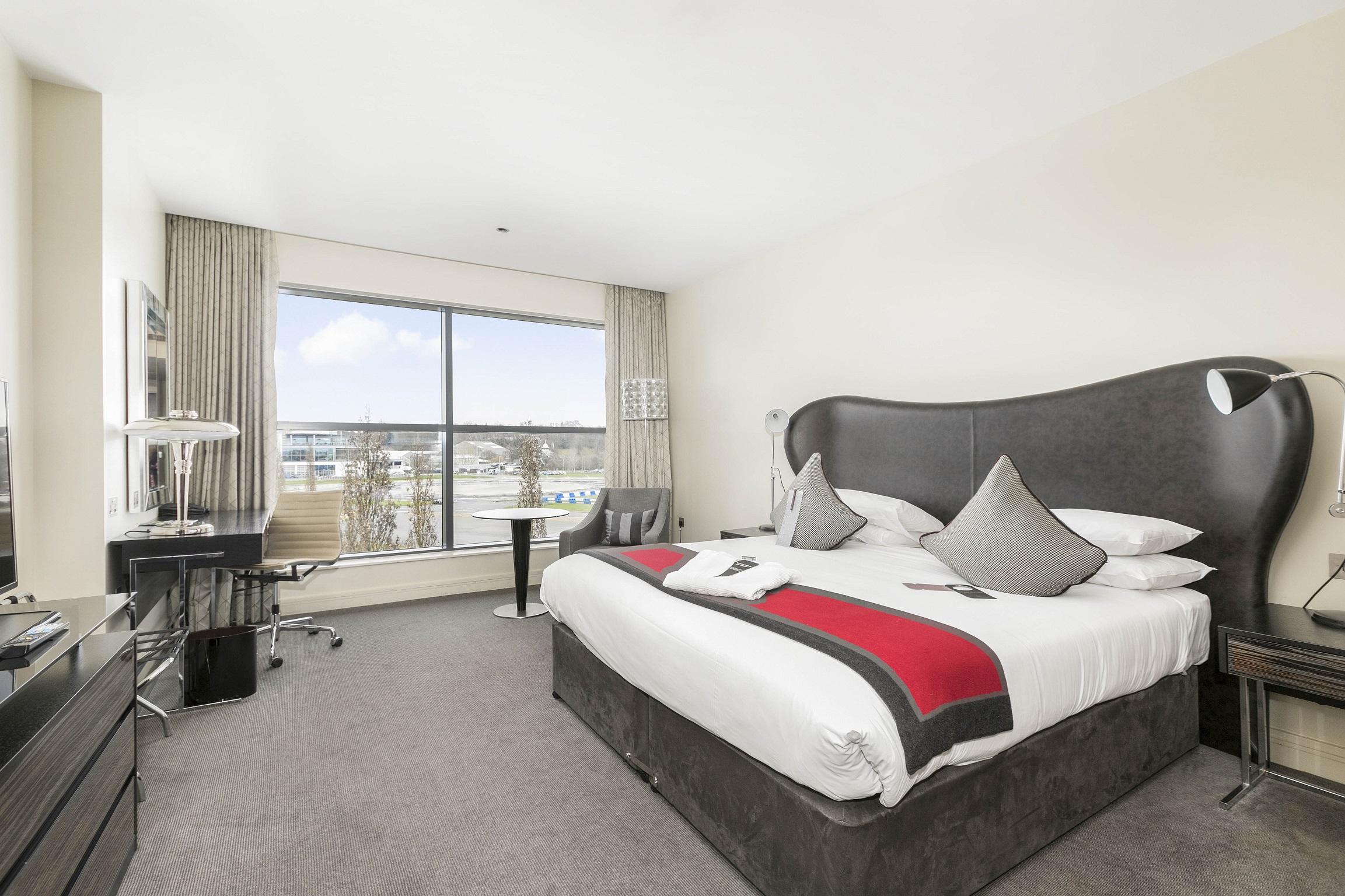 Brooklands Hotel & Spa Weybridge Zimmer foto